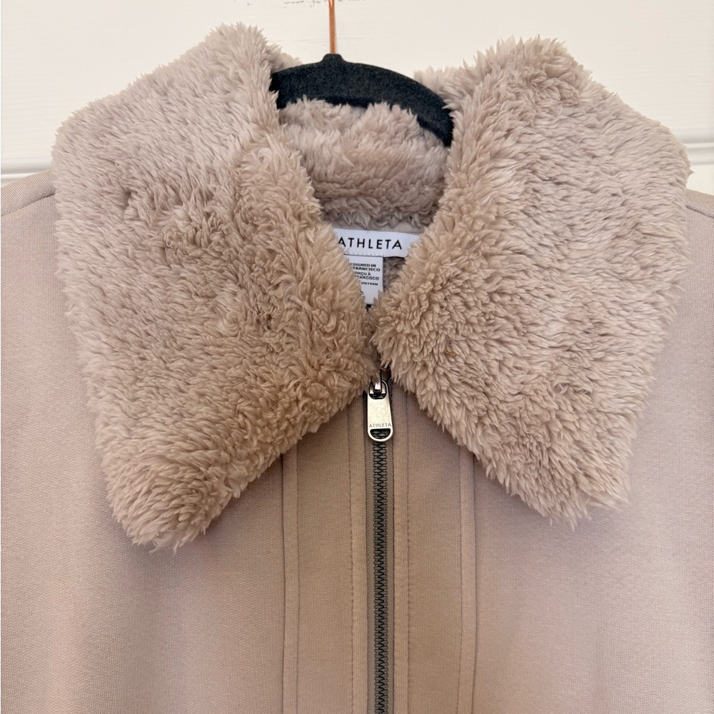 NEW! Athleta Cream Tan Westbound Sherpa Jacket - Picture 2 of 10